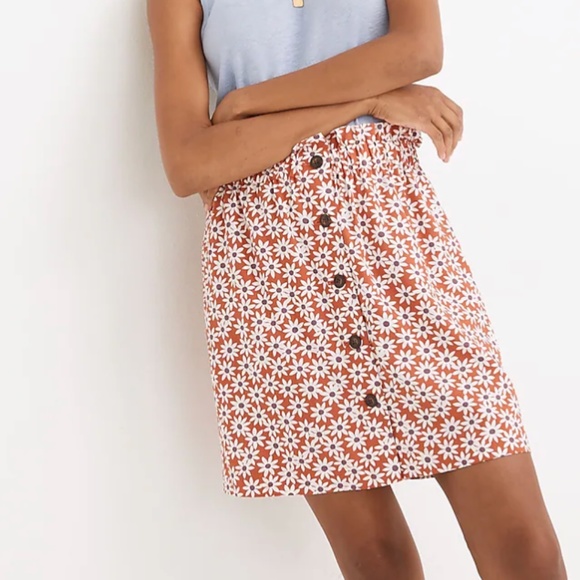 Madewell paper bag button front mini‎ -falling daisies. Worn twice. Retail 69.50 - Picture 5 of 8